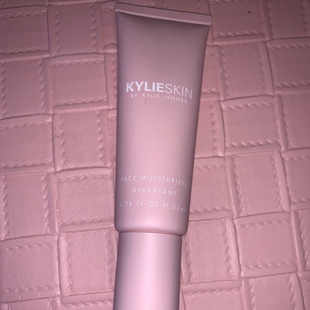 Kylie skin face moisturizer